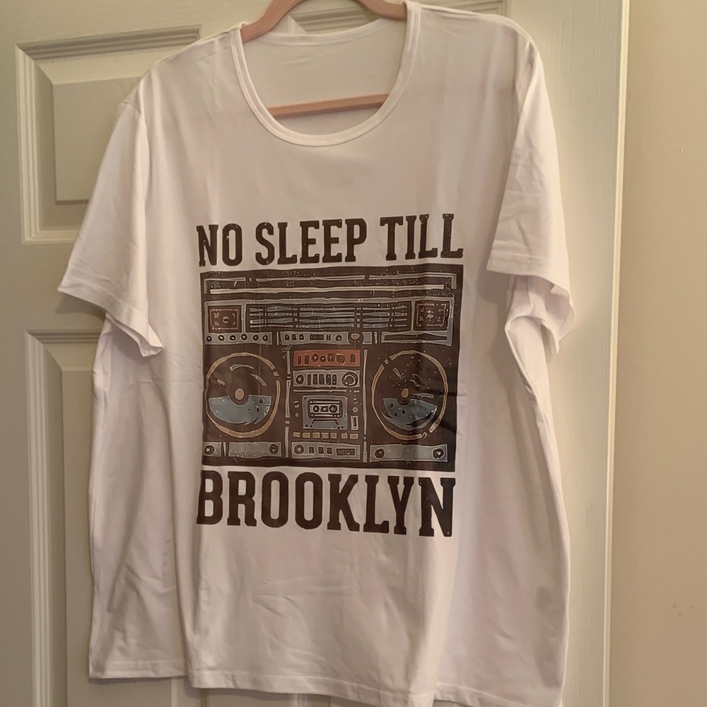 GRAPHIC T-SHIRTS:  White BROOKLYN Graphic T-Shirt